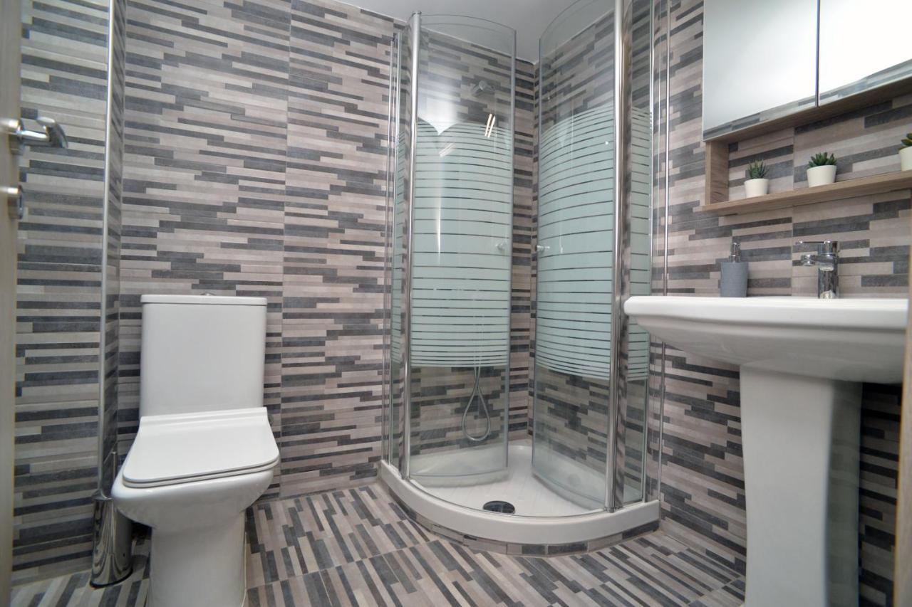 Luxury Apartment St Demetrios Downtown Szaloniki Kültér fotó